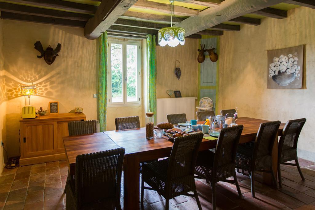 Bed and Breakfast Au Mas Des Calmettes Parisot  Zewnętrze zdjęcie